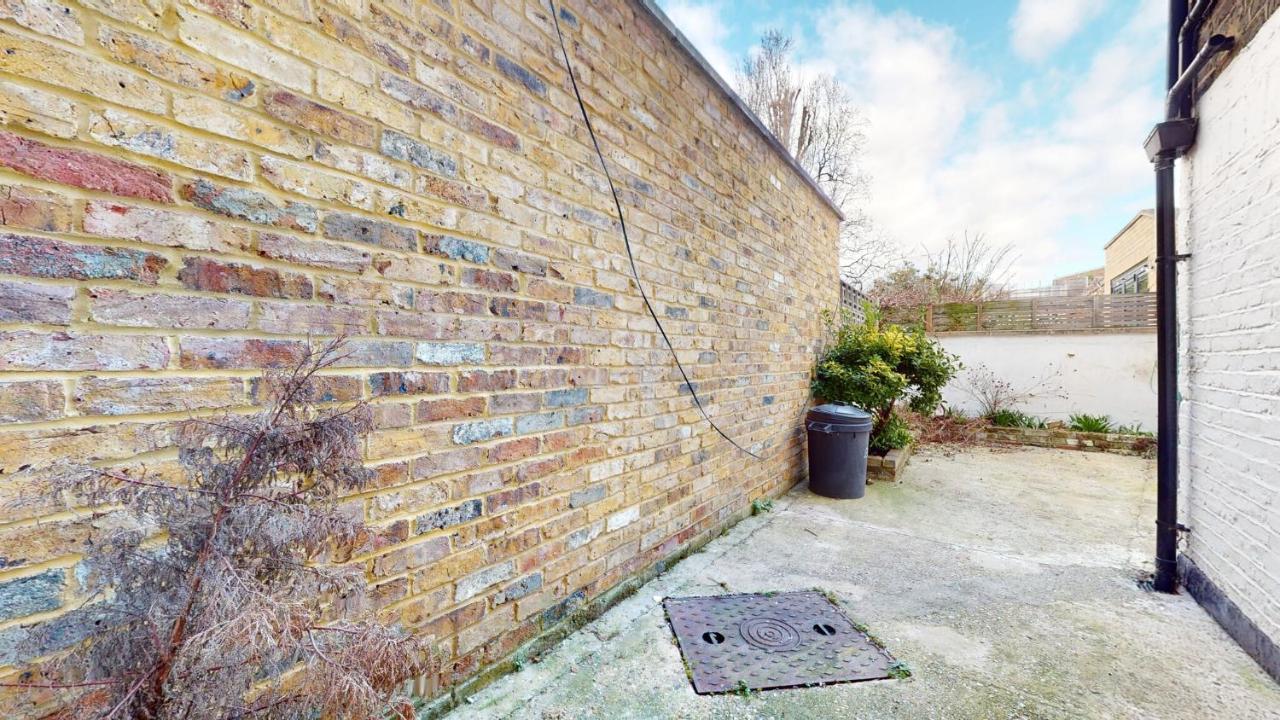 Cheerful 4 Bedroom Victorian House With Back Courtyard Londra Dış mekan fotoğraf