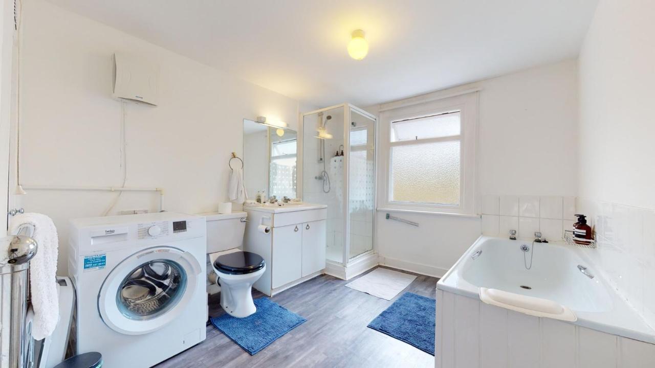 Cheerful 4 Bedroom Victorian House With Back Courtyard Londra Dış mekan fotoğraf